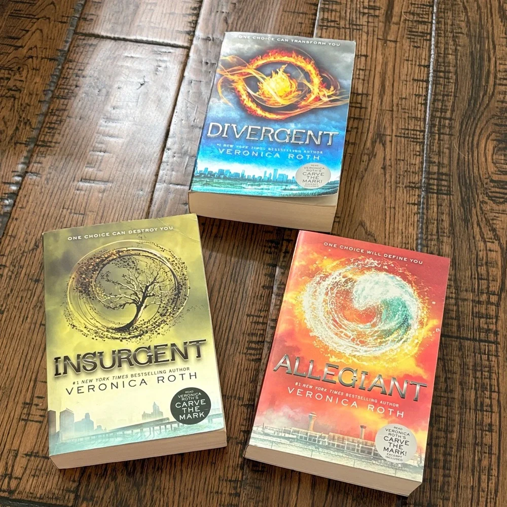 Divergent Trilogy Paperback Set - Blue, Yellow, Orange Covers - Picture 1 of 8